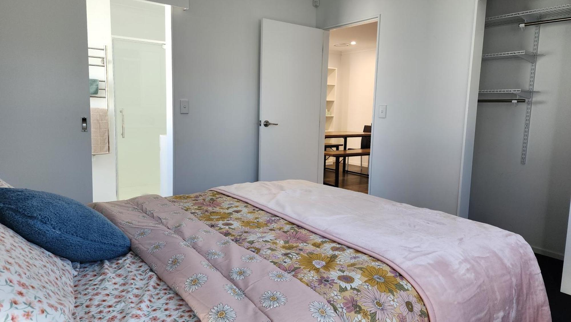 Oaktree Entire Holiday Home, Sleeps 8 To12 Rotorua Dış mekan fotoğraf
